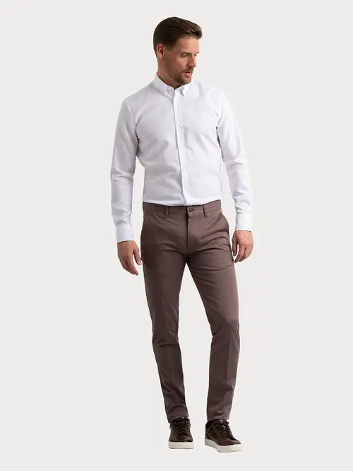 PAMUČNE CHINO HLAČE 48 SMEĐA SLIM