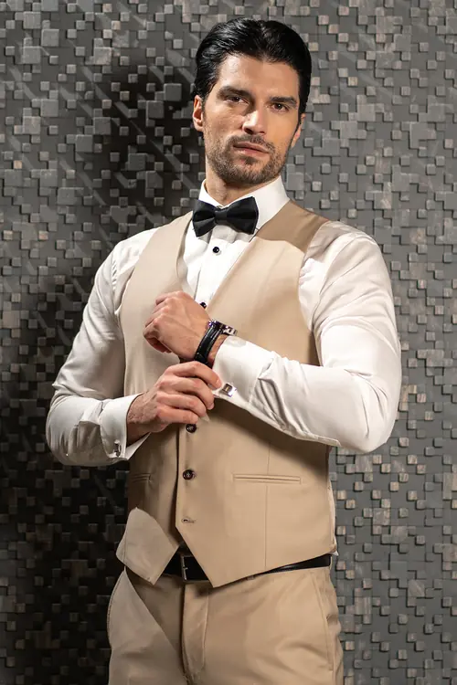 SVEČANI PRSLUK OD 100% VUNE SLIM BEŽ 48