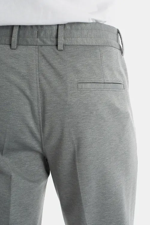 HLAČE OD ODIJELA SMART CASUAL SLIM SVIJETLO SIVA 48