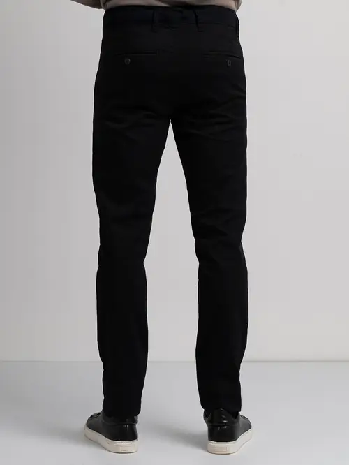 CHINO HLAČE Z LIOCELOM SLIM ČRNA 56
