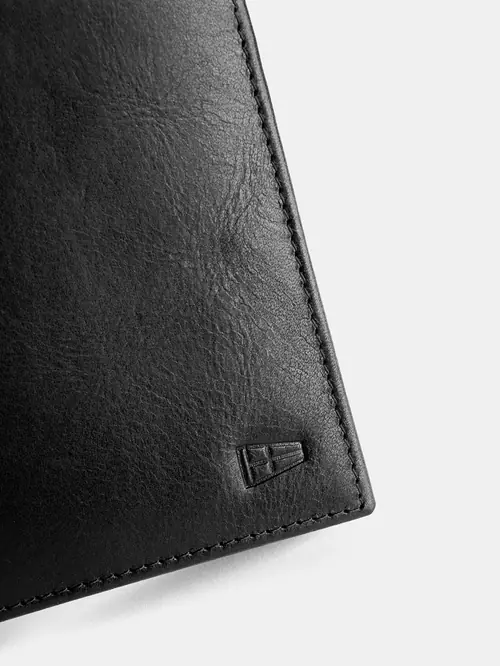 KOŽNI NOVČANIK S PRETINCEM ZA KOVANICE – TRIFOLD CRNA ONE SIZE