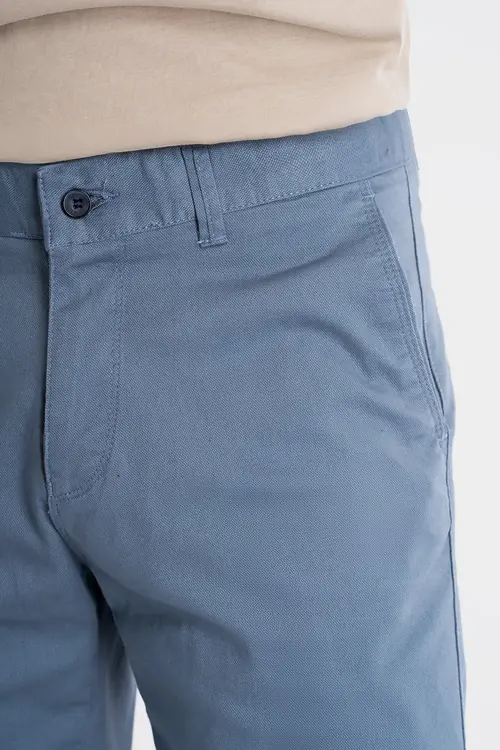 KRATKE HLAČE CHINO SVIJETLO PLAVA 48