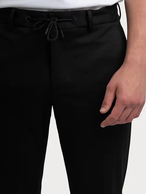 HLAČE ZA OBLEKO SMART CASUAL 44 ČRNA SLIM