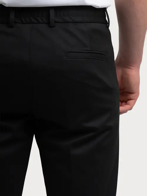 HLAČE ZA OBLEKO SMART CASUAL 44 ČRNA SLIM
