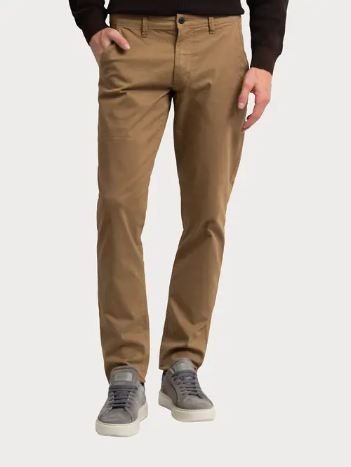 CHINO HLAČE Z LIOCELOM 48 RJAVA SLIM