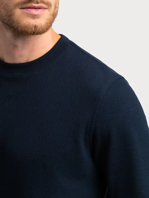 MAJICA OD TEKSTURIRANOG PLETIVA M NAVY REGULAR