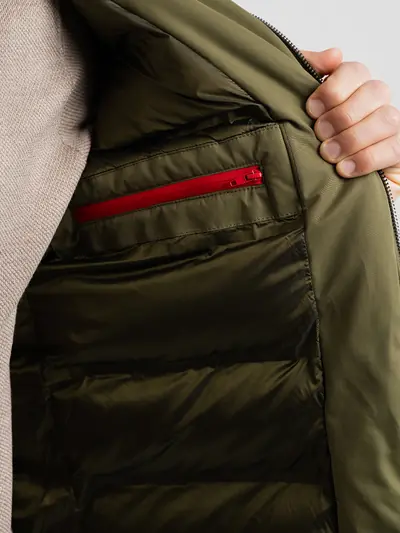 PARKA S KAPULJAČOM I UNUTARNJIM PLETENIM OVRATNIKOM