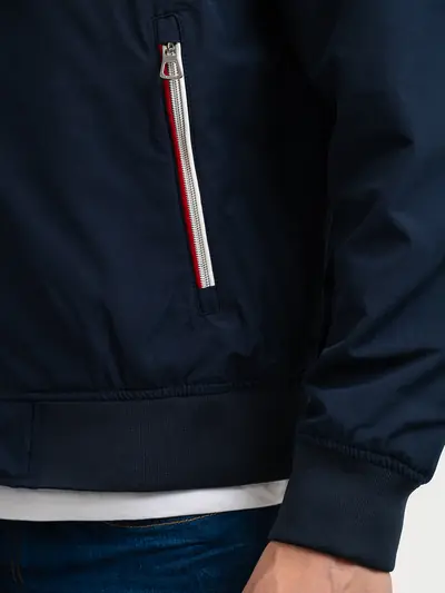 PRIJELAZNA JAKNA S KAPULJAČOM