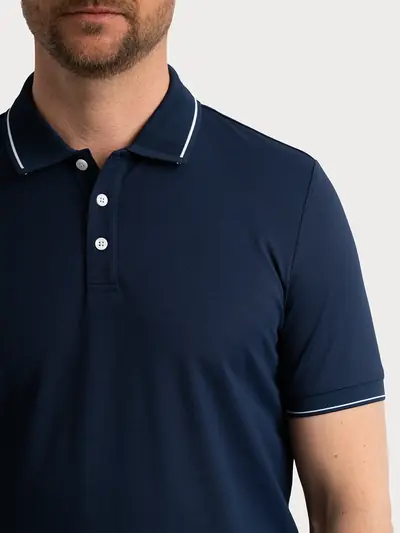 POLO MAJICA S KONTRASTNIM DETALJIMA